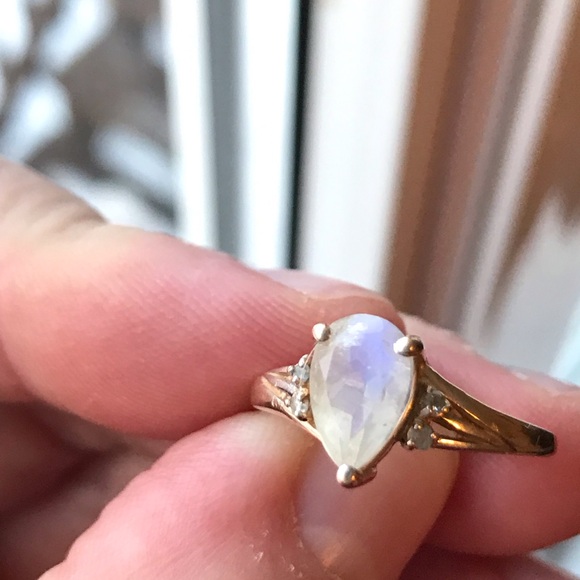 Jewelry - 14k gold moonstone and diamond ring size 6.5